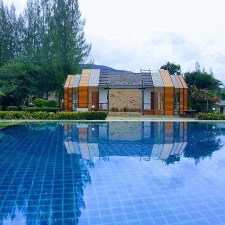 Tanaosri & Creekside Resort Suan Phueng Exterior photo