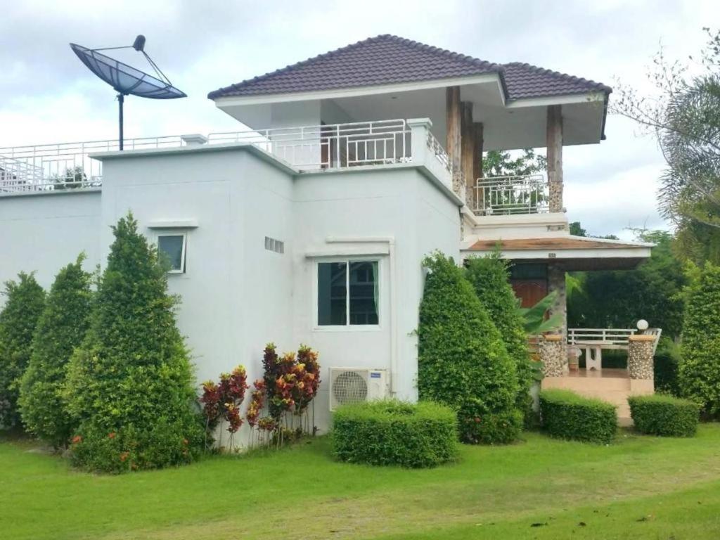 Tanaosri & Creekside Resort Suan Phueng Exterior photo