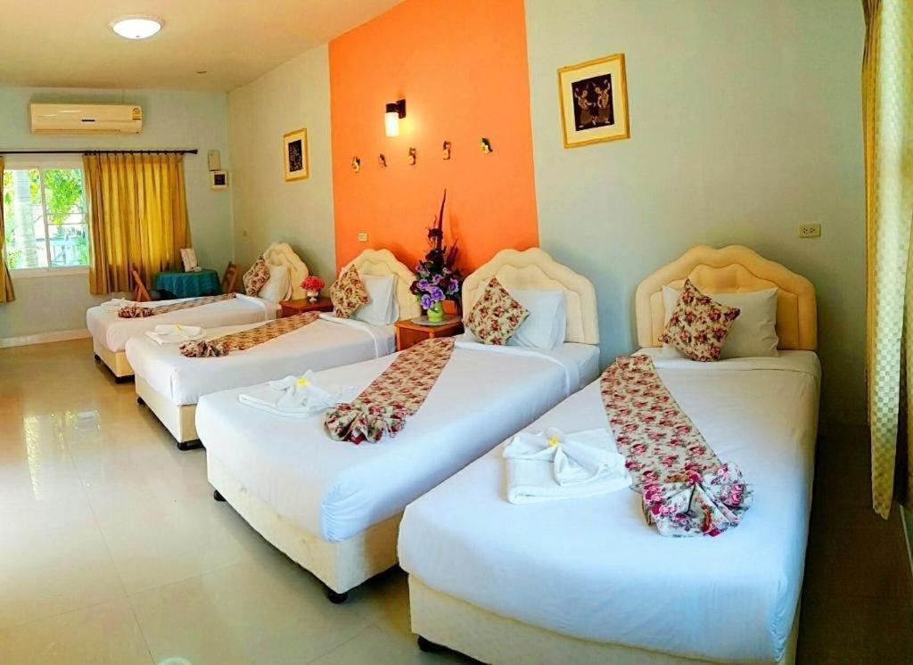 Tanaosri & Creekside Resort Suan Phueng Exterior photo