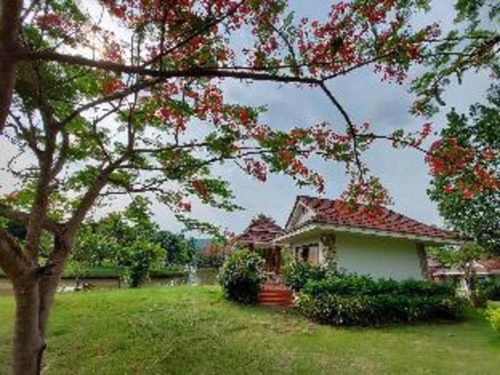 Tanaosri & Creekside Resort Suan Phueng Exterior photo